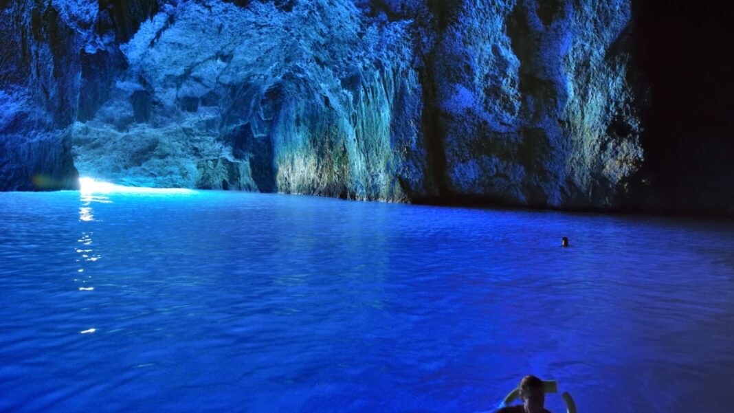 Γαλάζια Σπηλιά Καστελόριζο