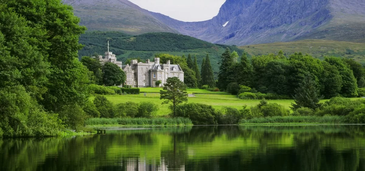 Inverlochy Castle Σκωτία ξενοδοχείο κάστρο μέσα στο πράσινο