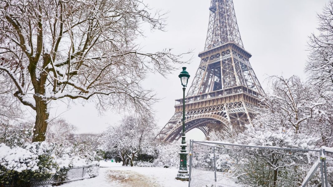 Παρίσι χιονισμένο