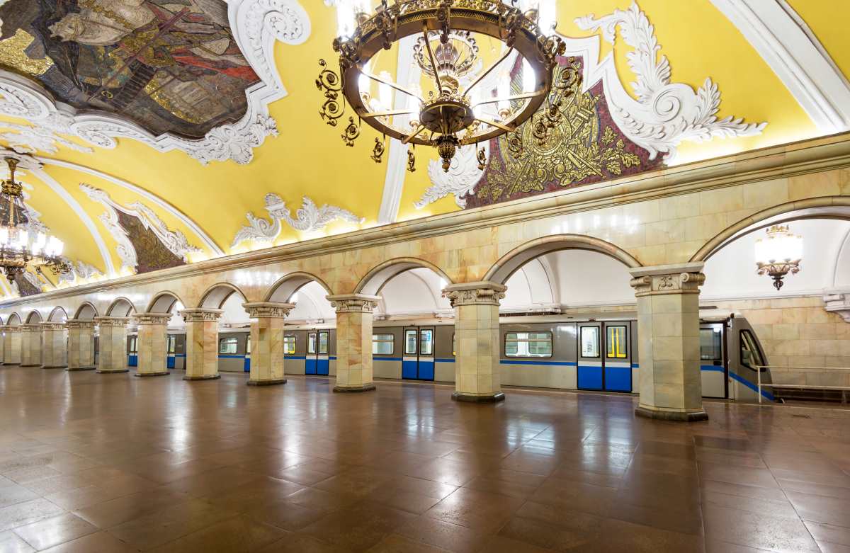 Metro station Komsomolskaya