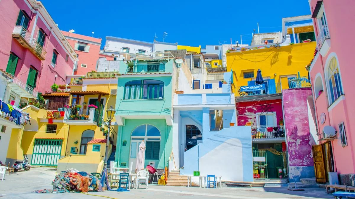 Procida Νάπολι, πολύχρωμα κτήρια