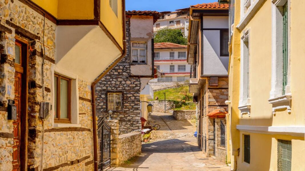 Ντολτσό: Η Παλιά Πόλη της Καστοριάς είναι σαν να έχει βγει από παραμύθι!