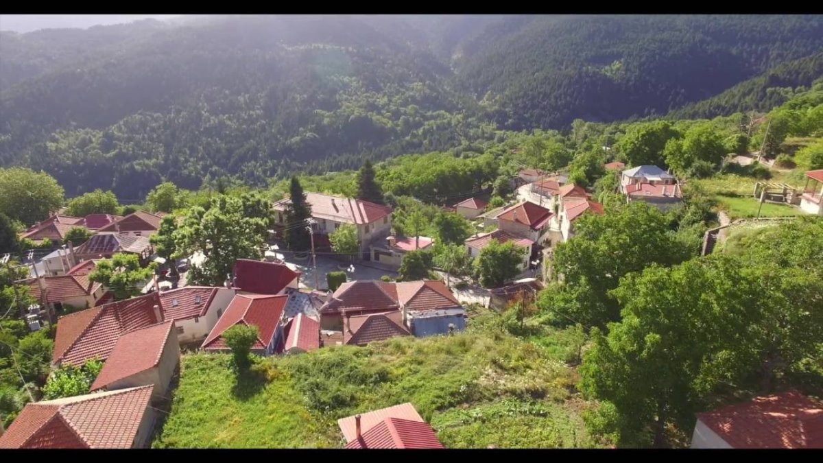 Aνακαλύπτουμε 3 “κρυμμένα” χωριά της Στερεάς Ελλάδας με περίσσεια ομορφιά! 3 Δομνίστα Ευρυτανία