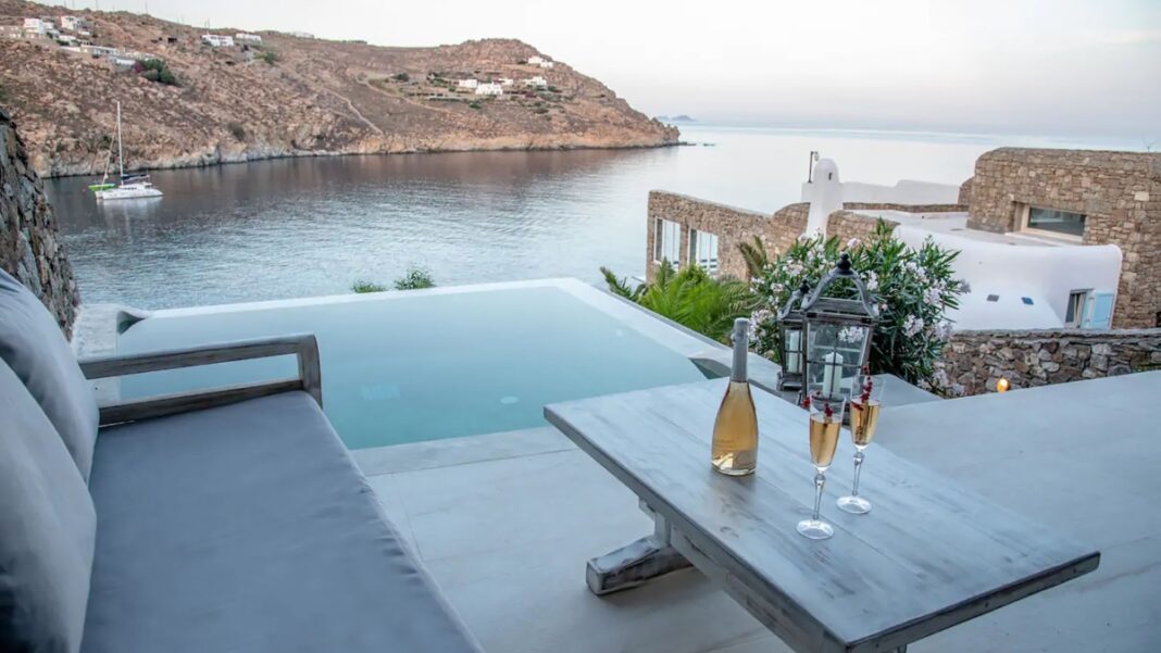 etesians-luxury-suites-by-mykonos-hotels-kentriki Πολυτελή δωμάτια ξενοδοχείων