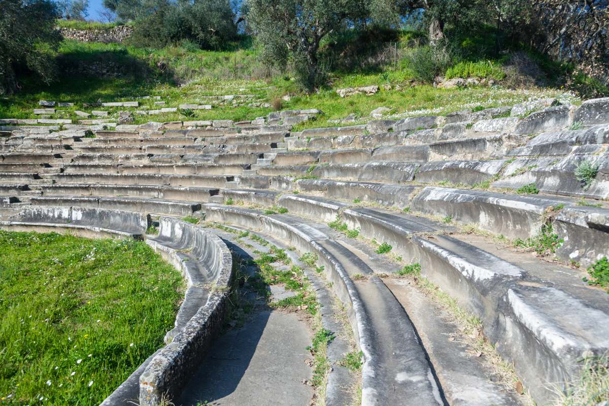 Γύθειο αρχαίο θέατρο