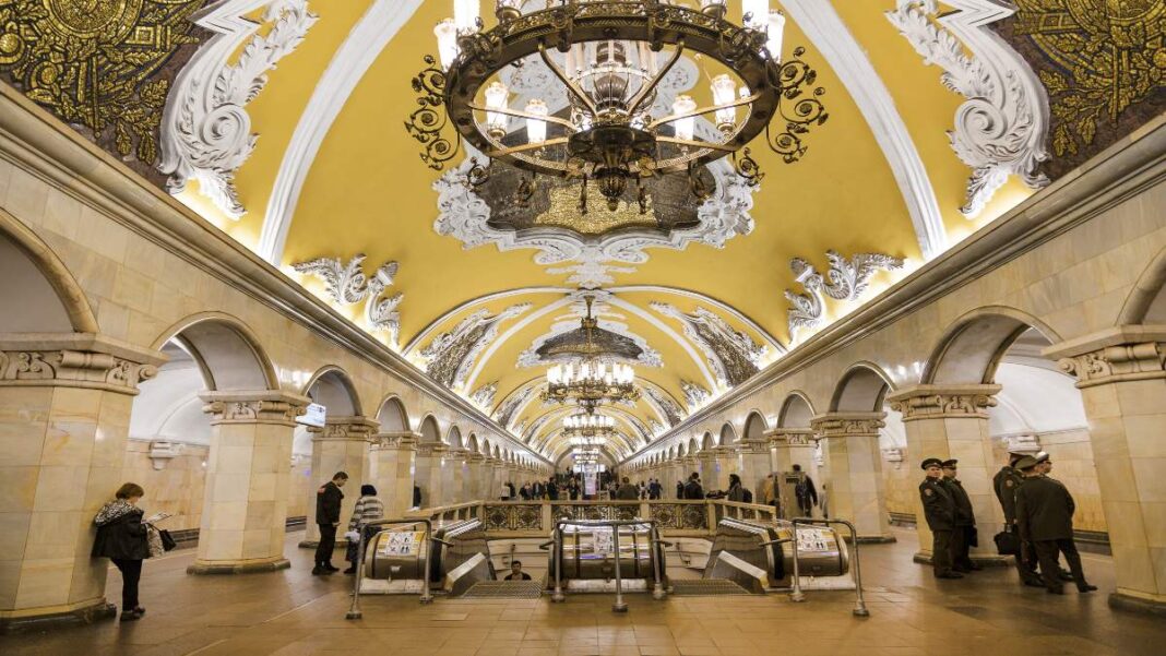 metro-moscow (1) Το μετρό της Μόσχας είναι το πιο όμορφο του κόσμου