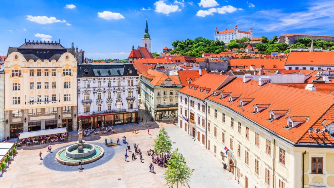 shutterstock_Bratislava (1)