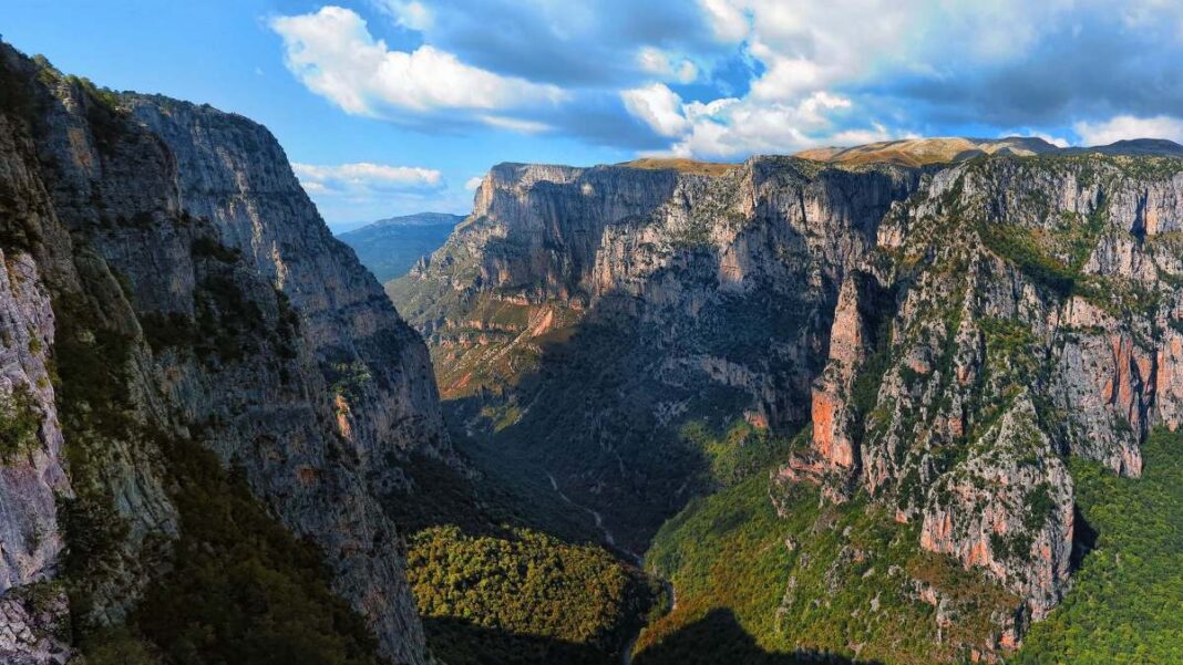 vikos-gorge-panoramic-cover Φαράγγι Βίκος