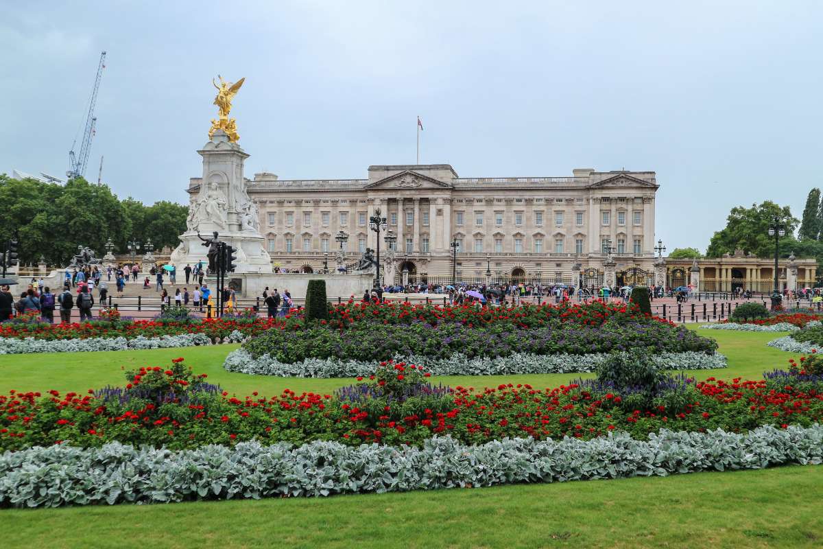 Ξεναγηθείτε στο Buckingham... χωρίς να φύγετε από το σπίτι!