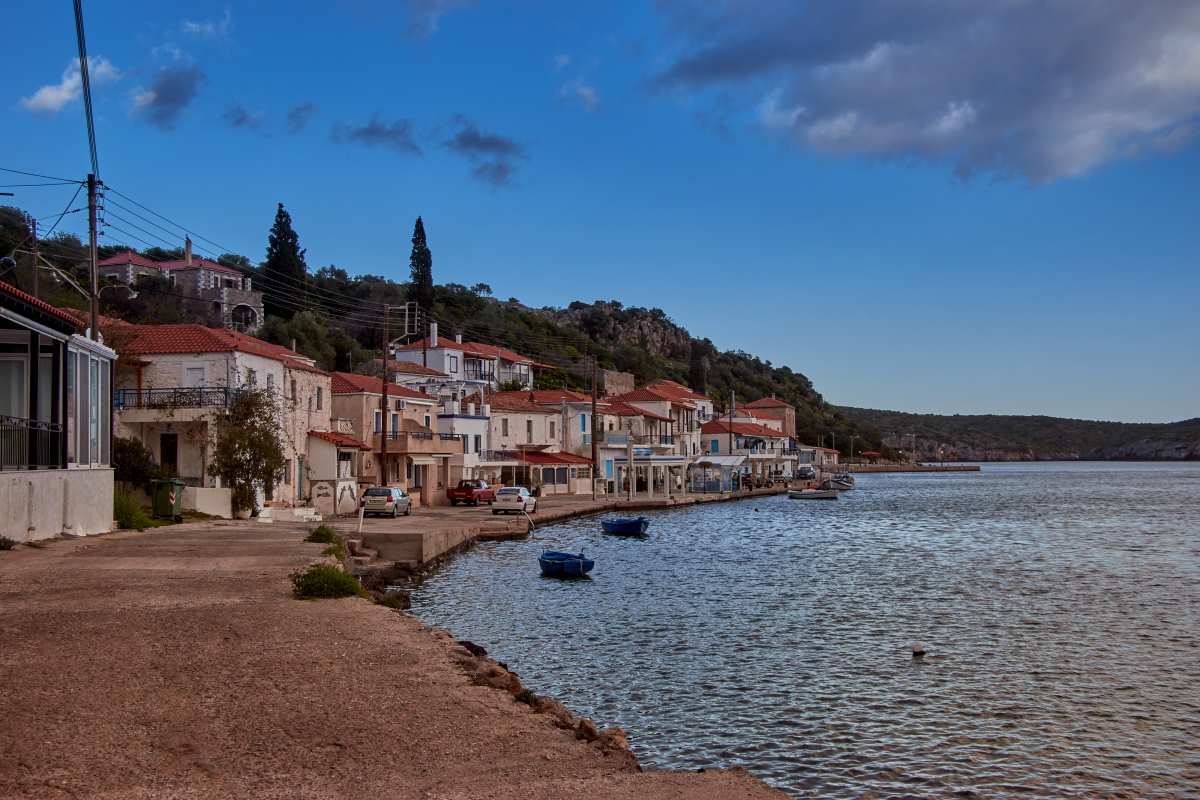 Γέρακας Λακωνία, παραλιακός δρόμος