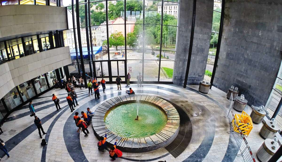 Hot Spring Colonnade, Κάρλοβι Βάρι