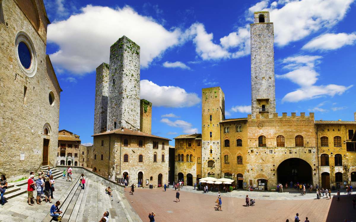  Piazza della Cisterna - San Gimignano