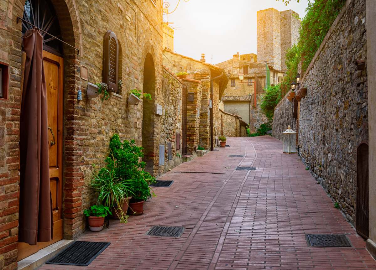 Σοκάκι στο San Gimignano