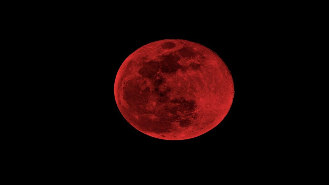 red-full-moon