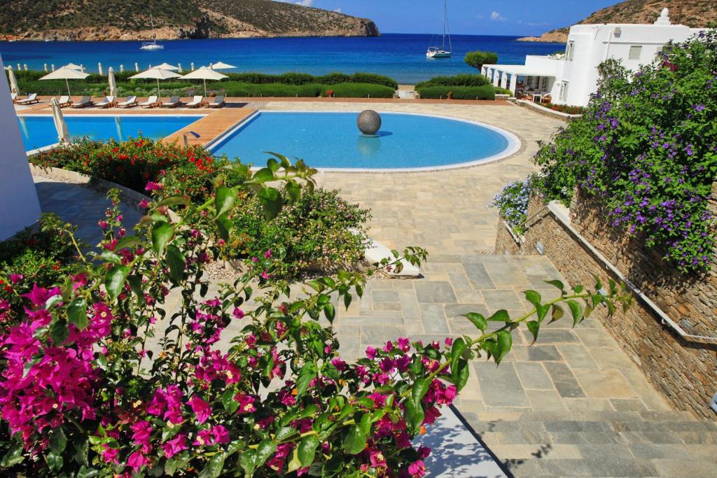 Elies Resorts Σίφνος πισίνα