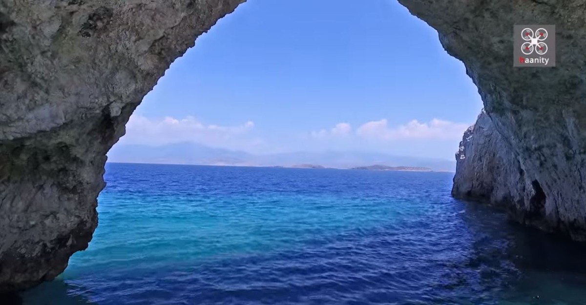 Παραλία - σπηλιά Φώκια