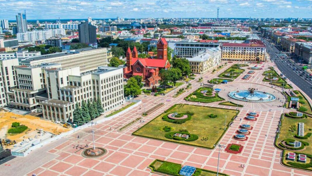 Plateia Anexartisias-Belarus