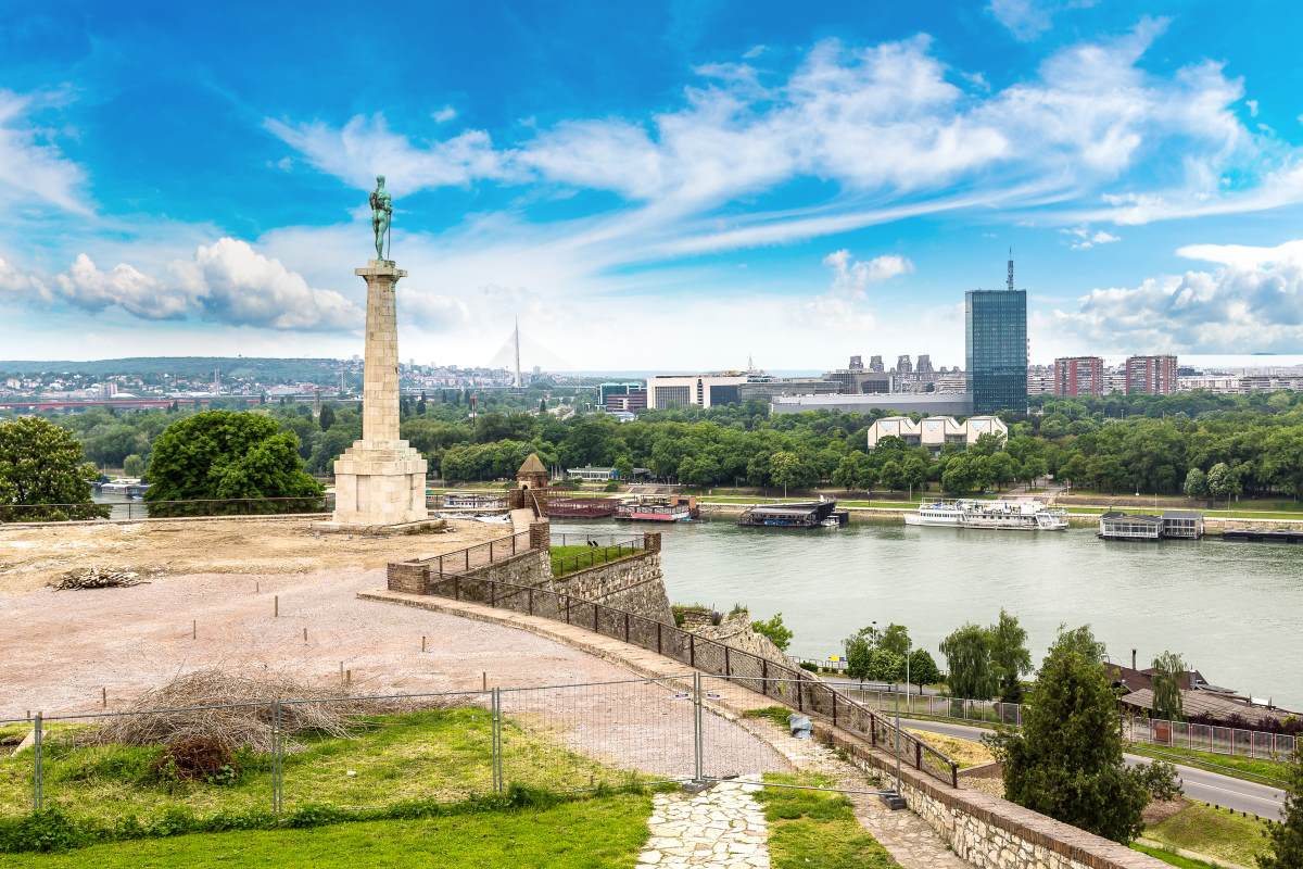 Το μνημείο Pobednik και το φρούριο Kalemegdan Βελιγράδι