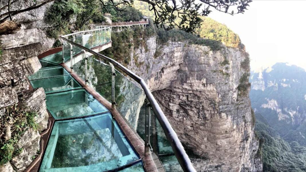 Tianzi Mountaints China-exwteriki