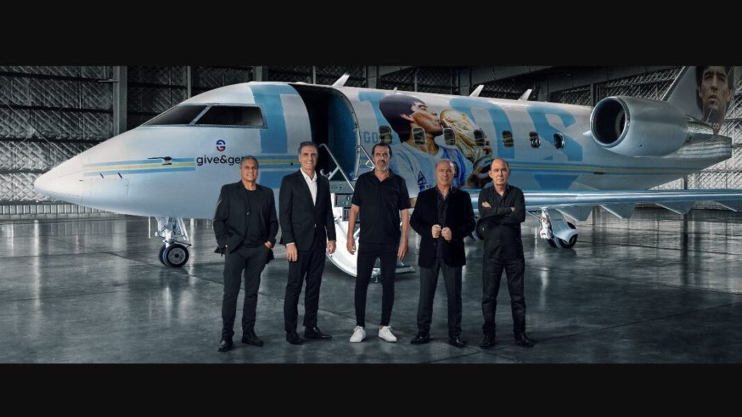 maradona-airplane (1)