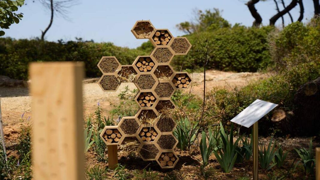 Sani Resort Bee Spot