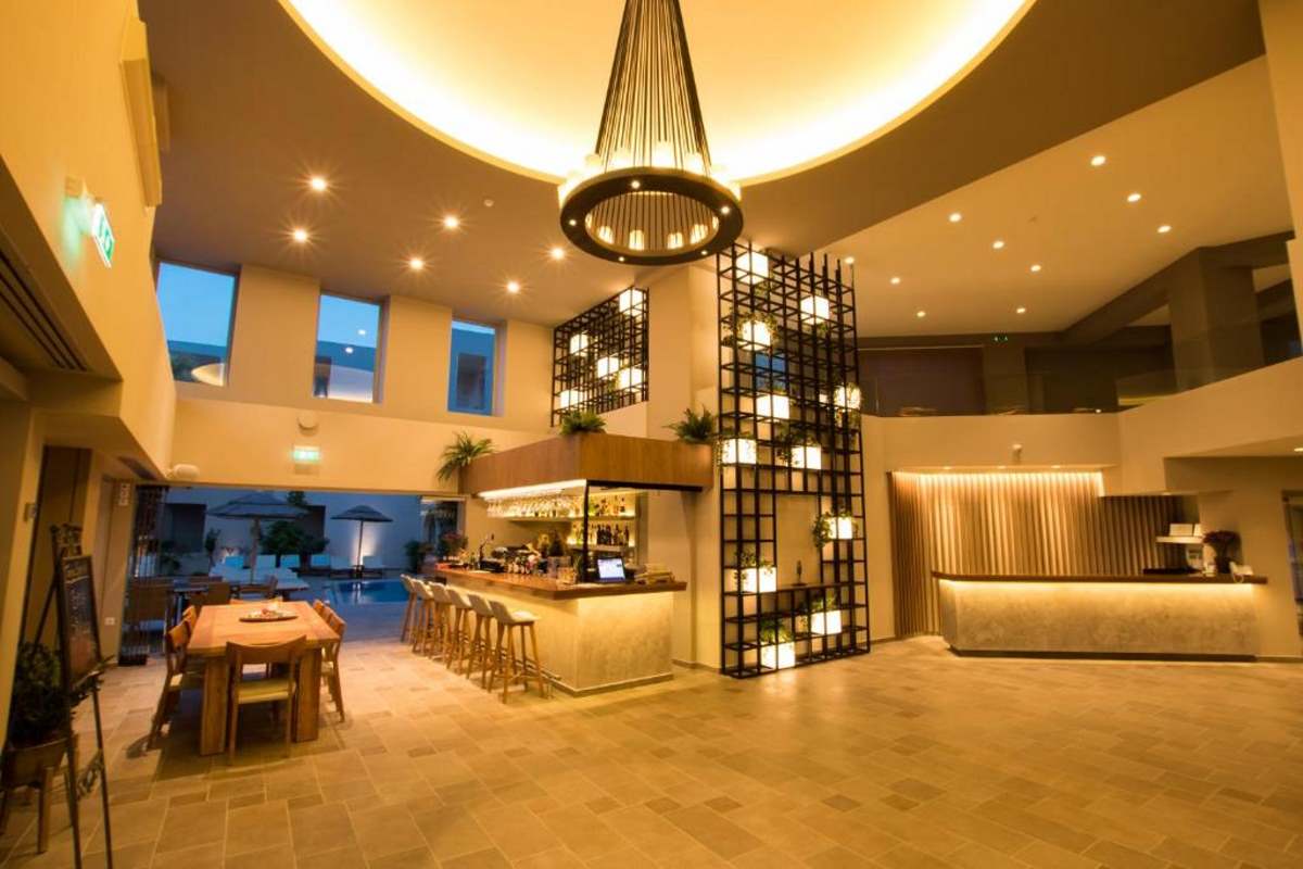 Parasol Luxury Hotel & Suites
