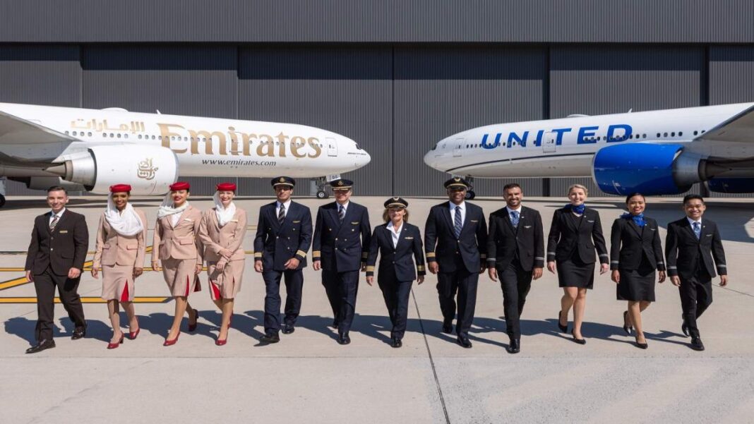 Emirates and United Flight Crews (1)