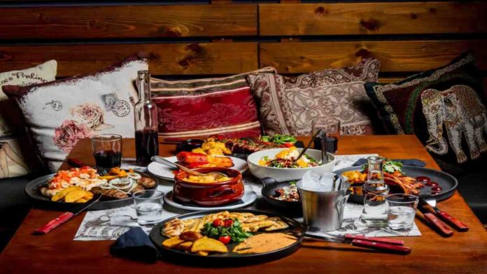 Το εστιατόριο στην Καστοριά που μοιάζει να βγήκε από άλλη εποχή – Λαχταριστές γεύσεις που θα σου μείνουν αξέχαστες