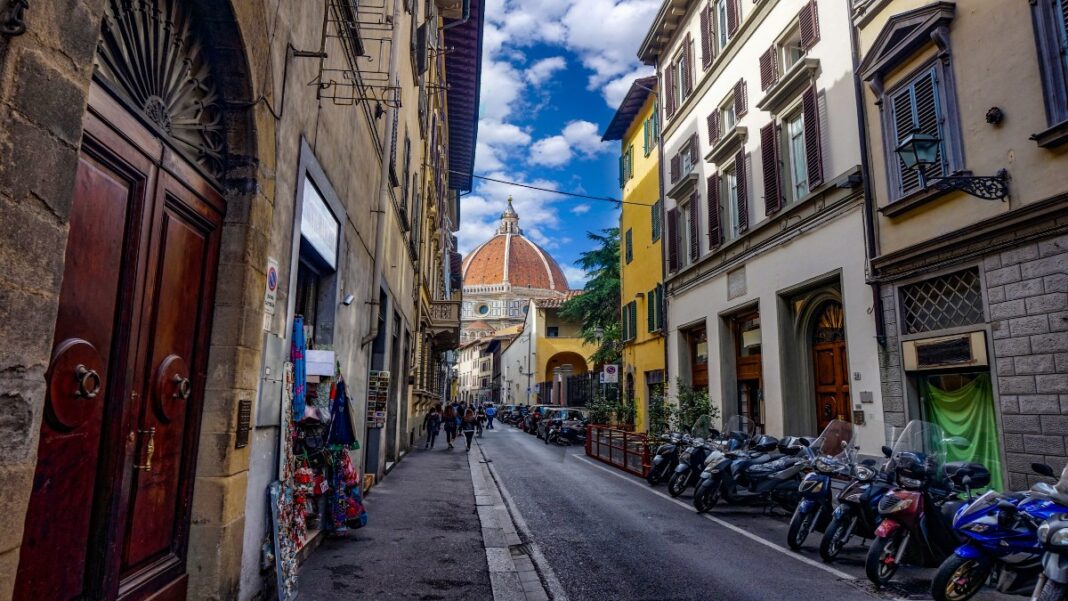 Florance- Toscana shutterstock