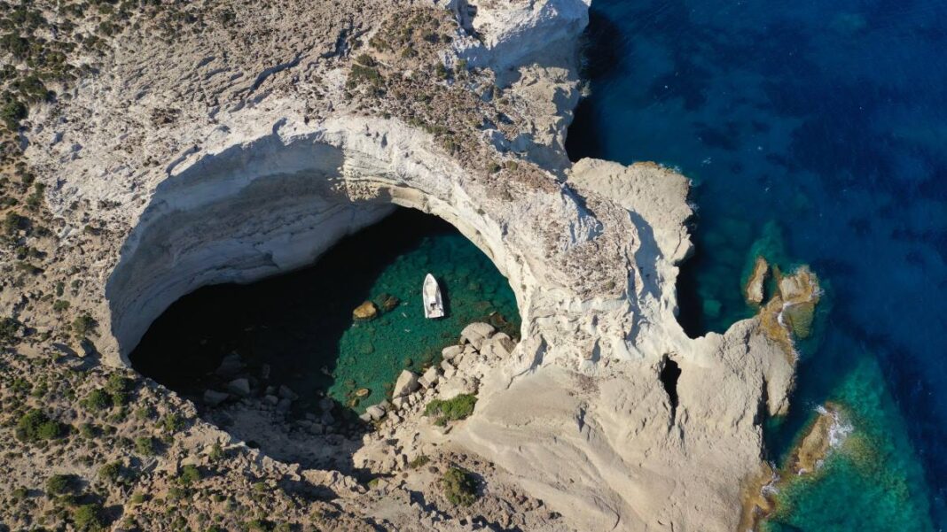 Παραλία Συκιά Μήλος