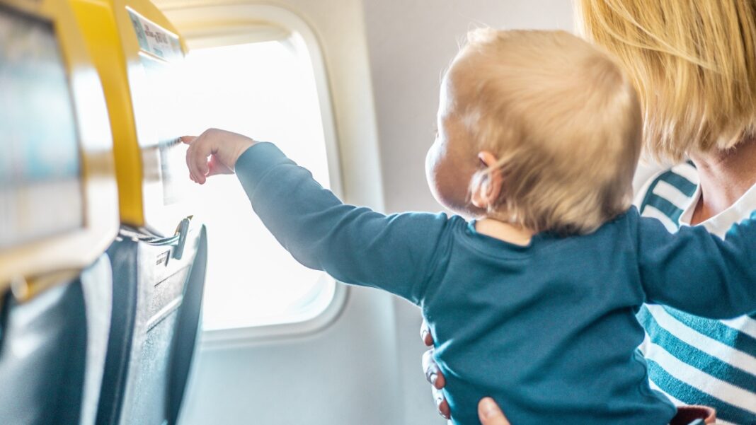 shutterstock_baby flight Πτήσεις χωρίς παιδιά