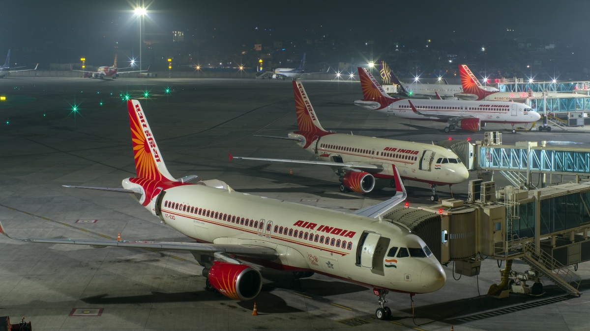 Η Ινδία απαγορεύει στις αεροπορικές εταιρείες οι πιλότοι και οι αεροσυνοδοί να χρησιμοποιούν… αρώματα