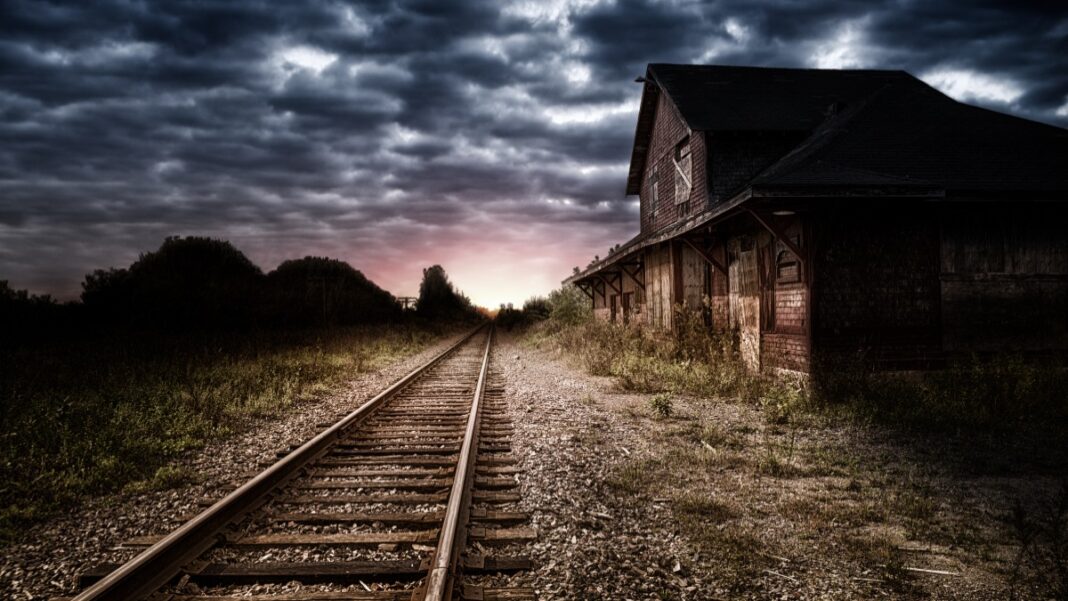 shutterstock_ railway