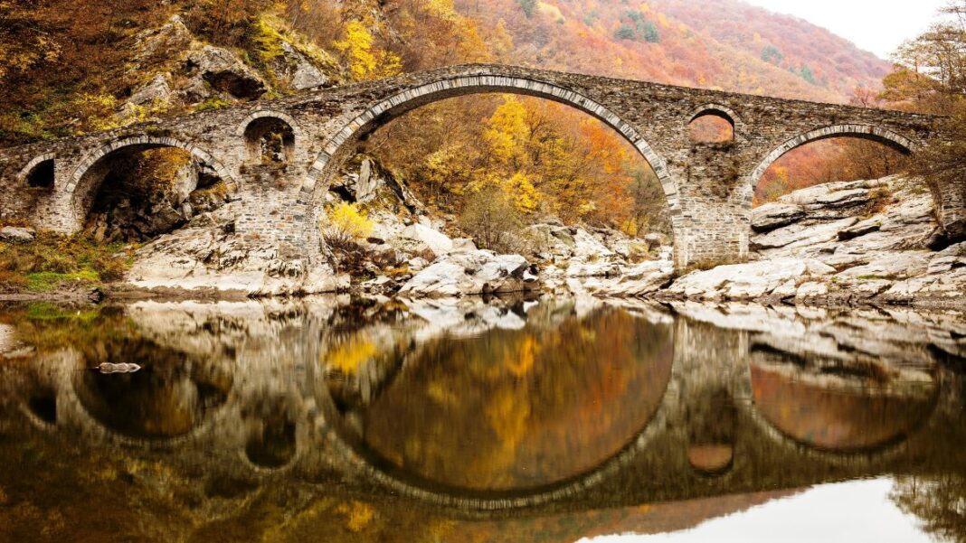 shutterstock_Devil's Bridge on Autunm, Silk Road, Ardino , Bulgaria