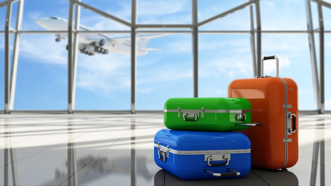shutterstock_handbags aeroplane Αποσκευές αεροπλάνο