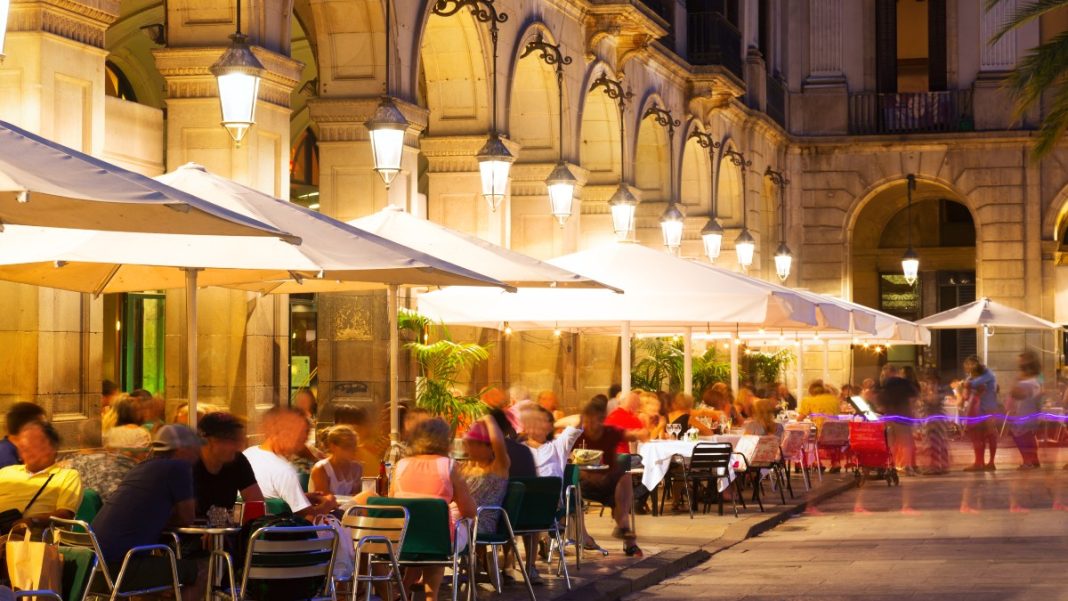 Βαρκελώνη υπαίθρια εστιατόρια