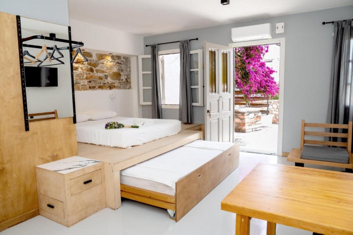 Axilleion Guest House - Σύρος