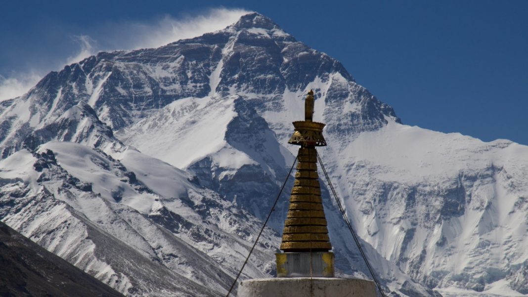 Όρος Έβερεστ από το μοναστήρι Rongbuk, Base Camp, Θιβέτ