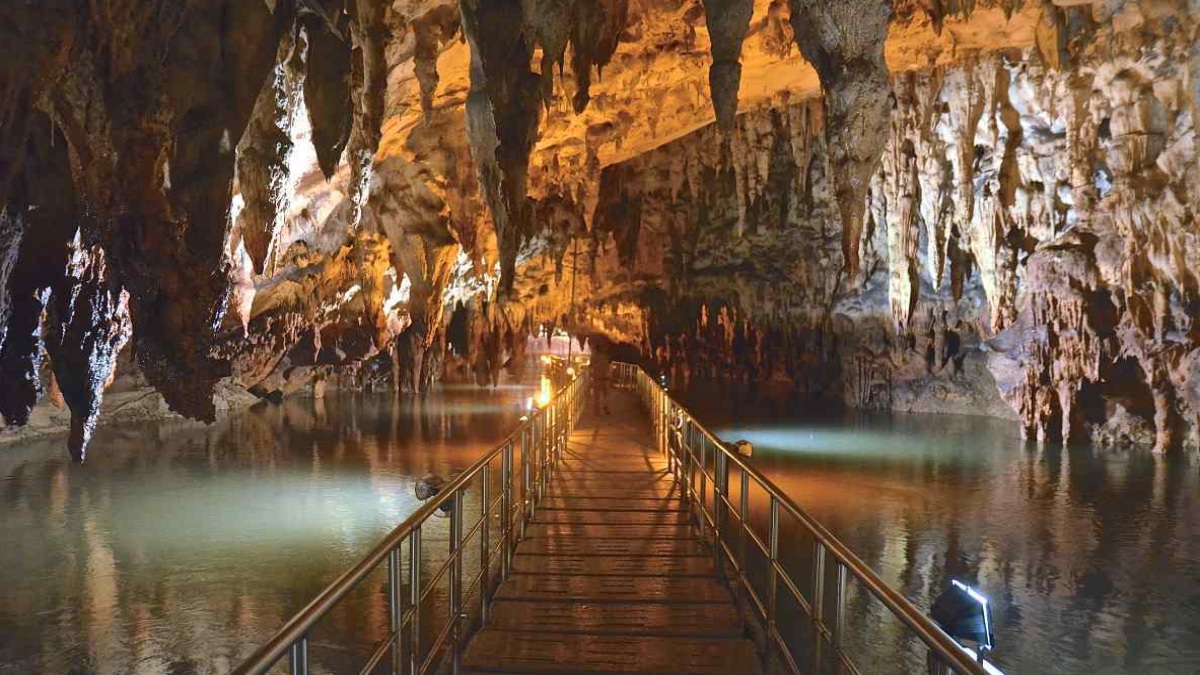 Το μεγαλύτερο ποτάμιο σπήλαιο του κόσμου βρίσκεται στην Ελλάδα
