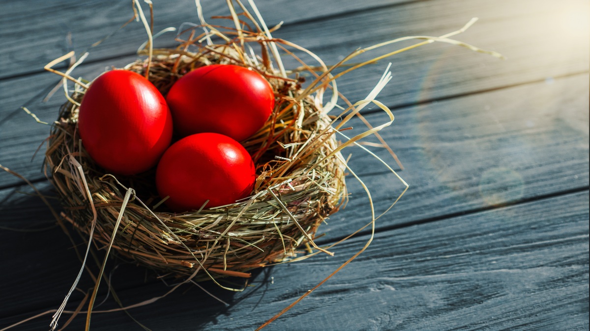 Γιατί βάφουμε τα αυγά κόκκινα τη Μεγάλη Πέμπτη