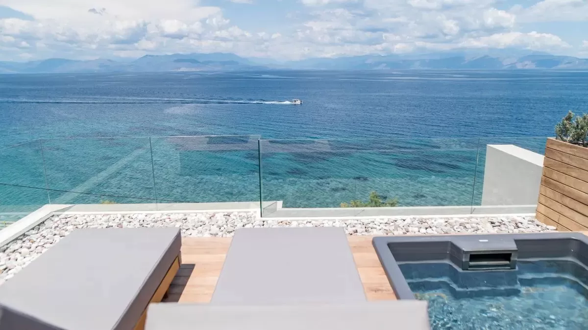 Θέα στο απέραντο γαλάζιο