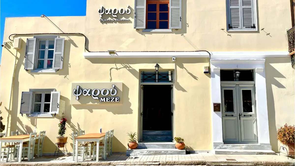 Μια σύγχρονη ψαροταβέρνα στο Λαύριο