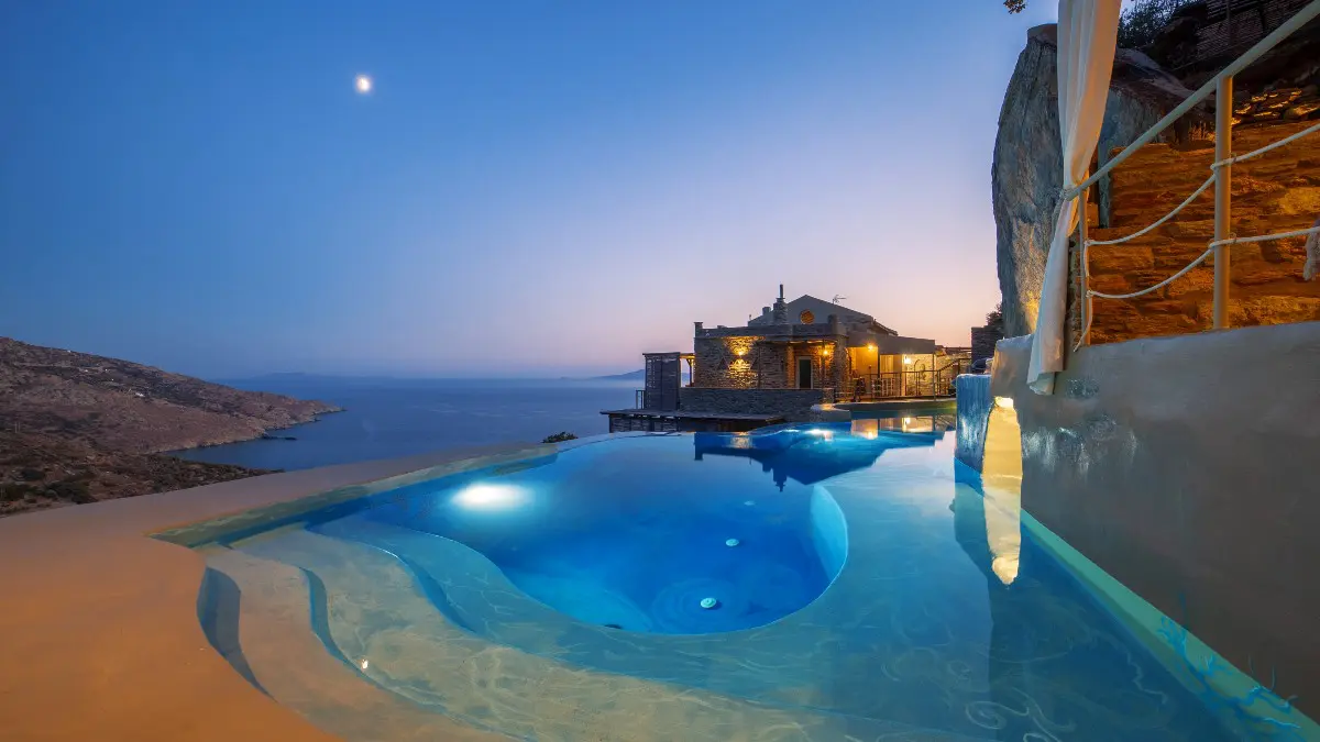 Aegean Castle: Παραμυθένια διαμονή στο «Κάστρο του Αιγαίου»