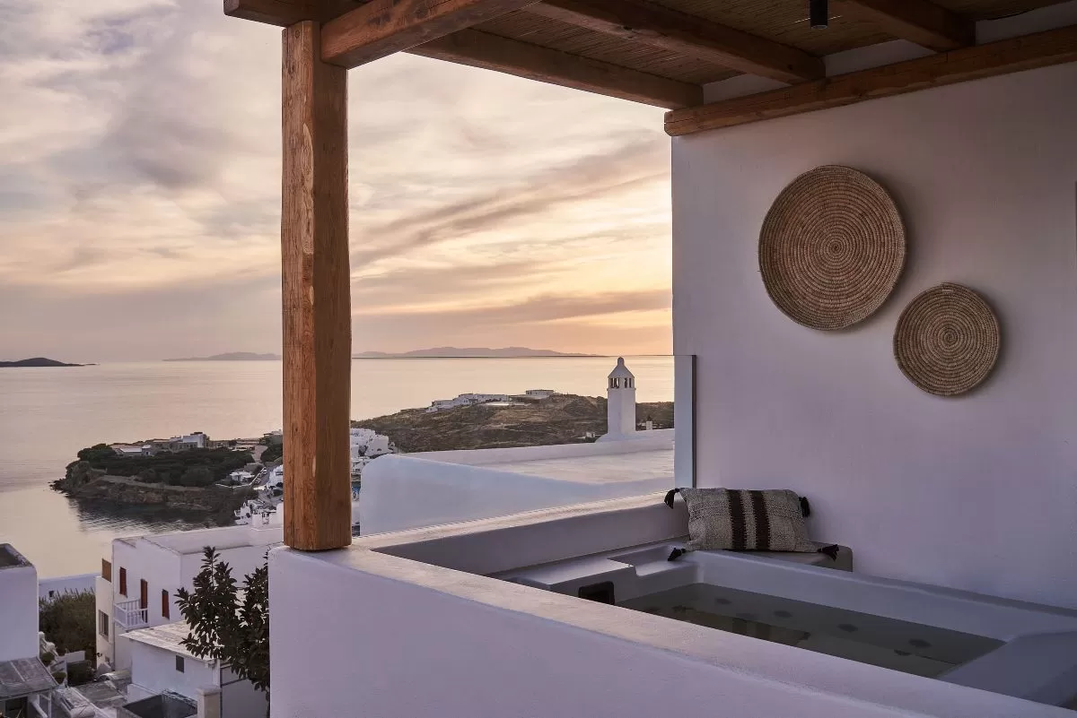 Με θέα το απέραντο γαλάζιο του Αιγαίου