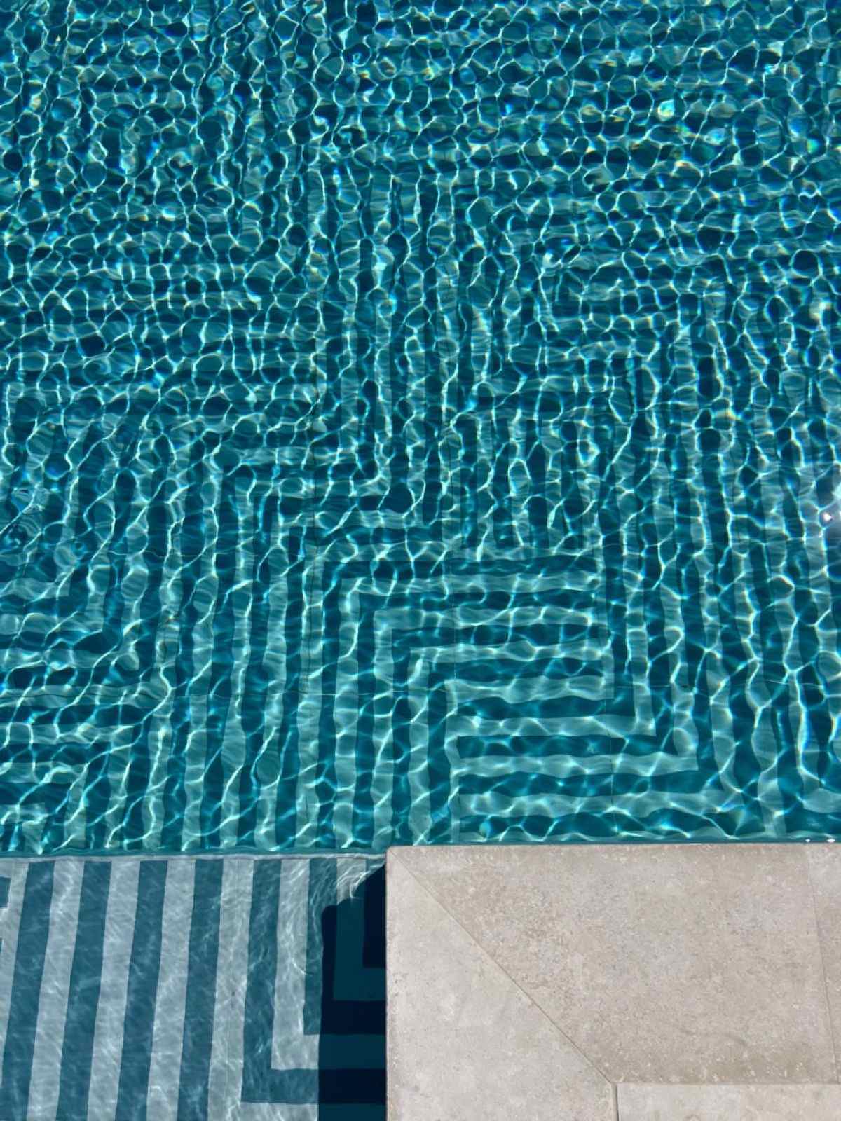 club 8 pool