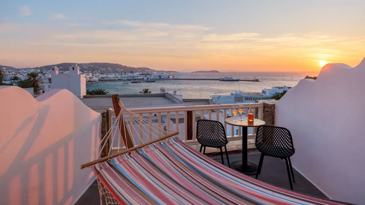 Yalos Hotel Mykonos: Η απόλυτη κυκλαδίτικη εμπειρία στο κέντρο της Μυκόνου