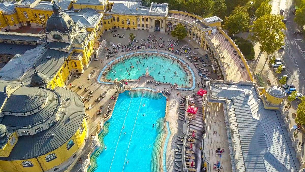 Αεροφωτογραφία της πισίνας Gellert spa and bath στη Βουδαπέστη
