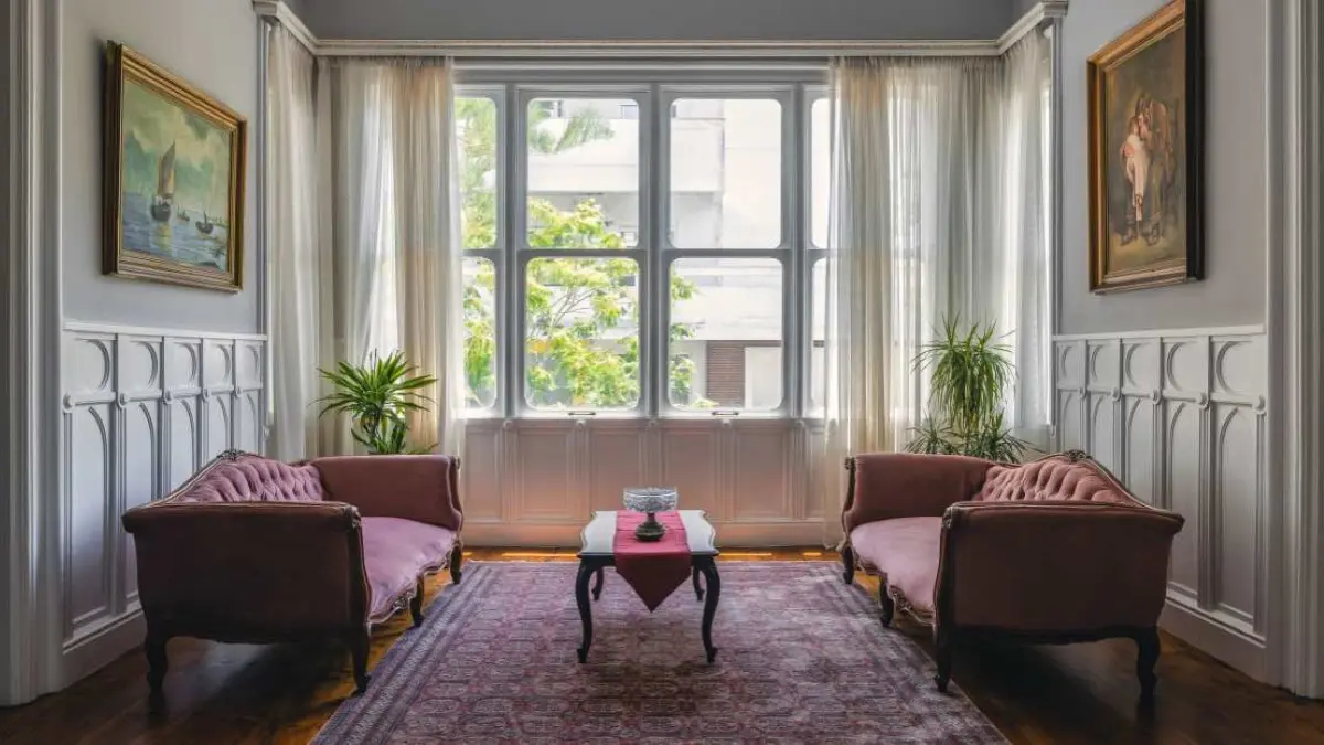 hall-2.jpg Victoria Mansion, Ρόδος