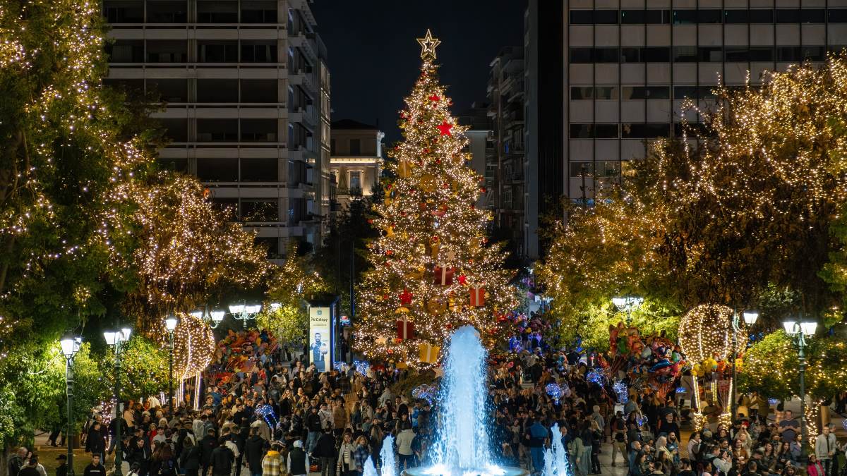 Χριστουγεννιάτικη μαγεία στην Ελλάδα: 6 προορισμοί ιδανικοί για ταξίδι στις γιορτές