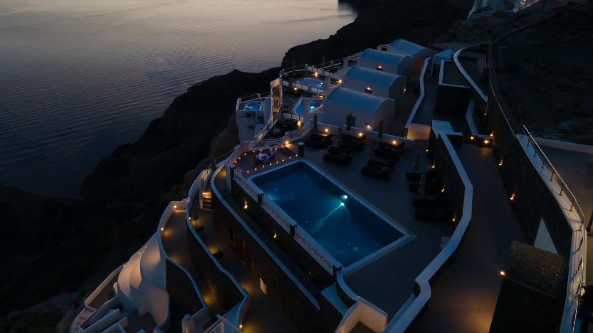 Petit Palace Suites: Πολυτέλεια με θέα στην καλντέρα!